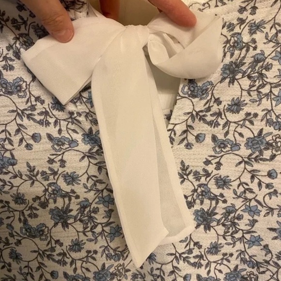 LC Lauren Conrad Bow Back Shirttail Tunic - Picture 5 of 5